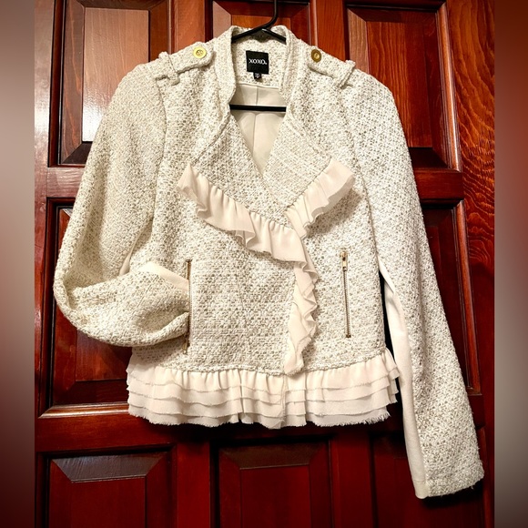EUC elegant white women’s moto jacket with ruffles size M - Picture 15 of 16